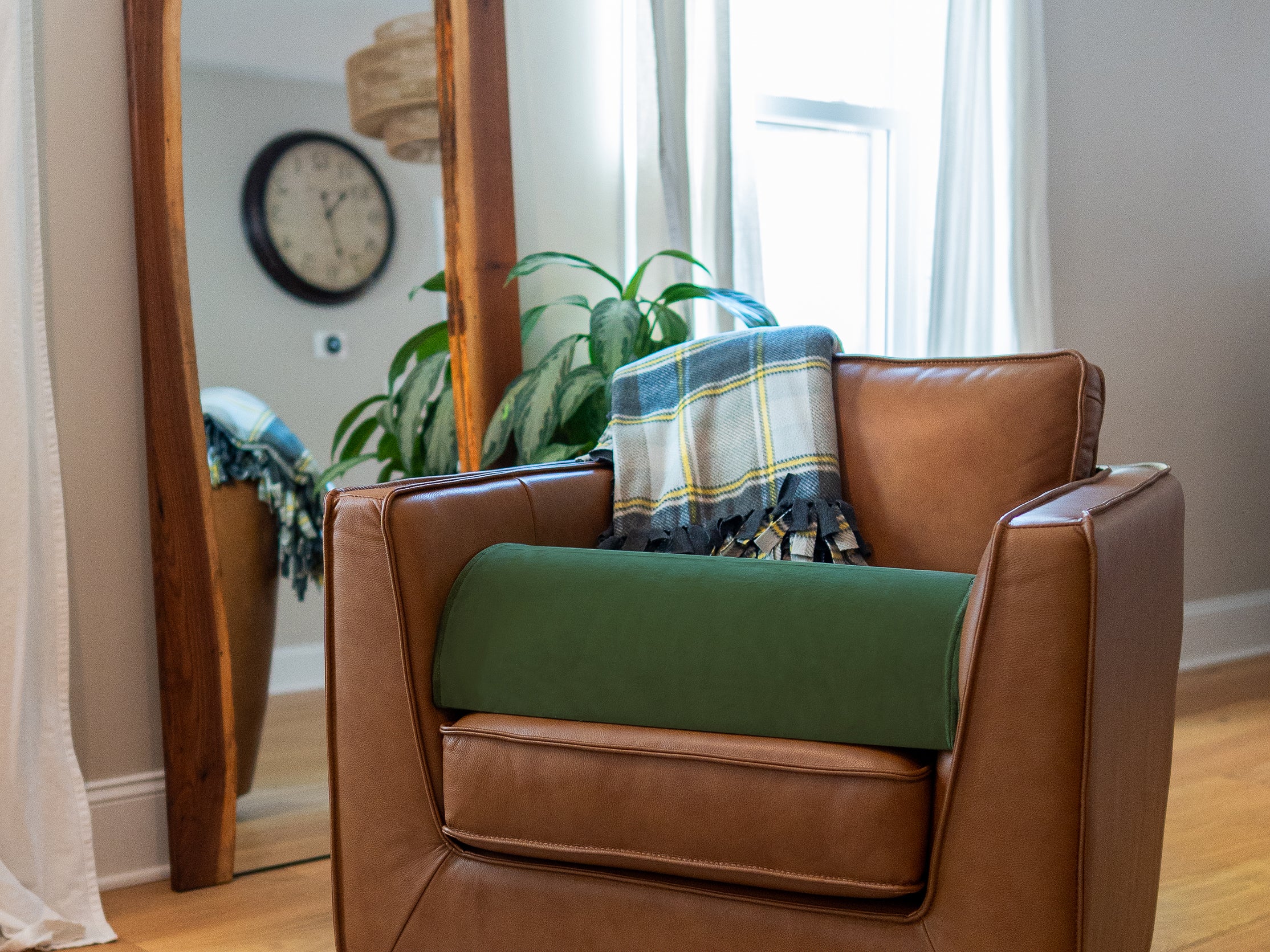doggofffit-single_unit-chair_protector-forrest_cover