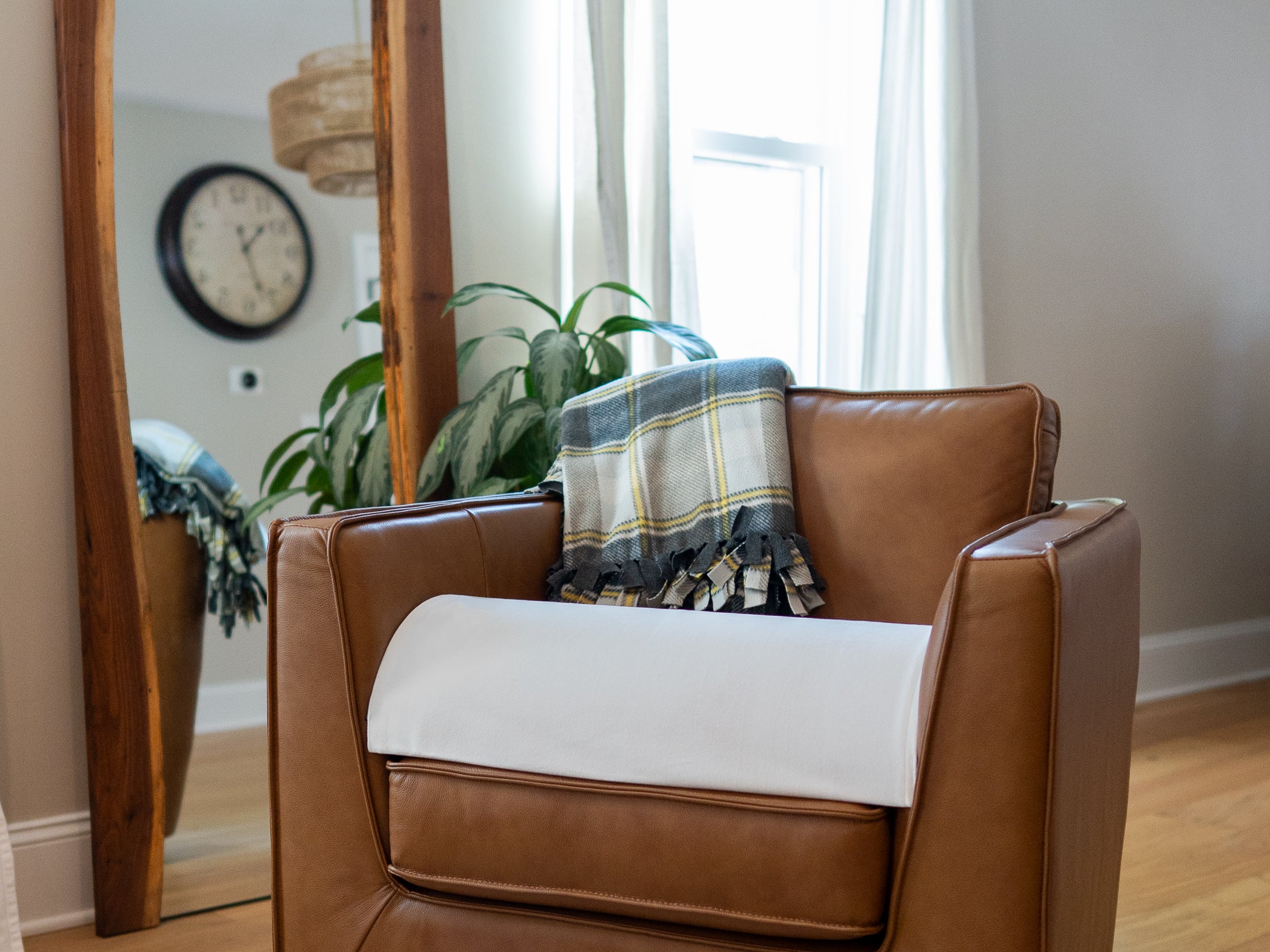 doggofffit-single_unit-chair_protector-white_cover
